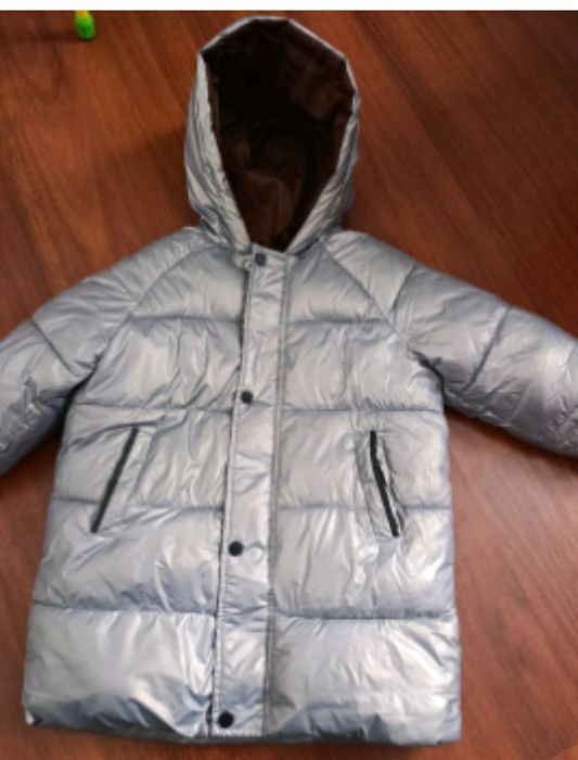Продам куртку зимнюю на девочку.