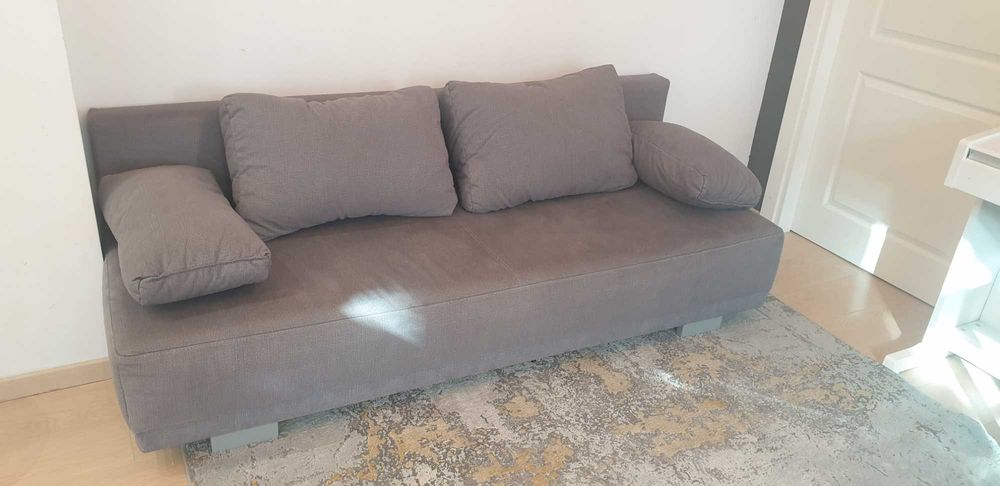 Vand canapea extensibila mobexpert 990 ron negociabila. Cumparata cu 2196ron. DE RECUPERAT IN CONSTANTA.