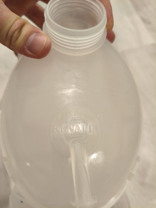 Расширительный бачок Renault duster