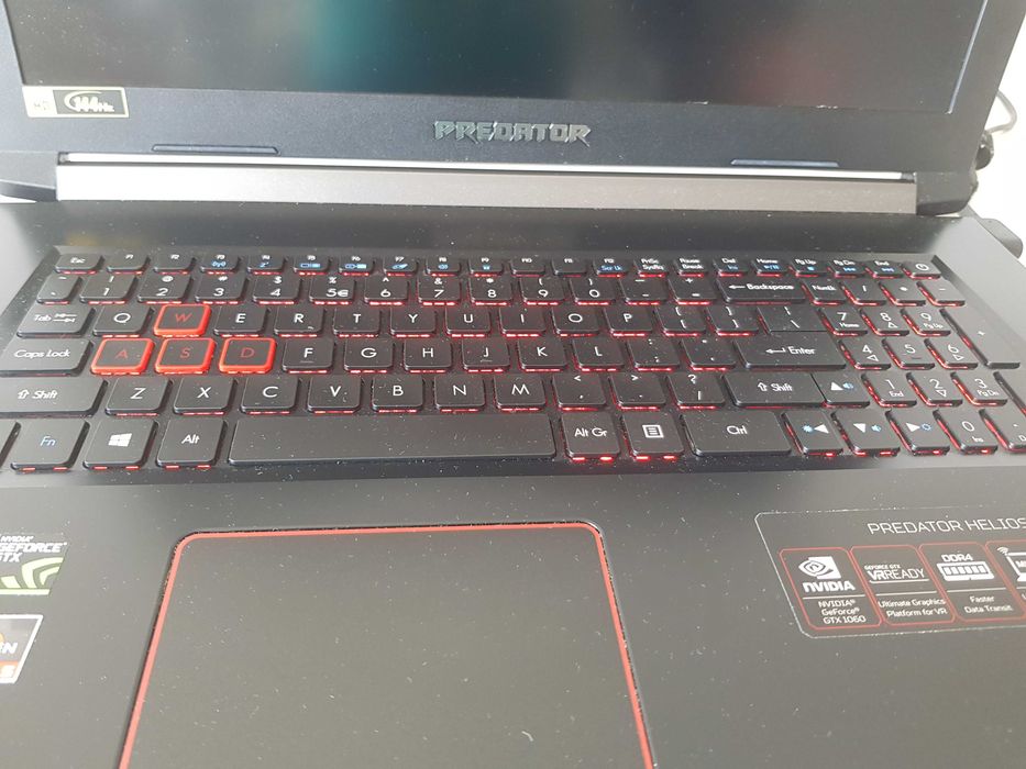 Laptop Gaming/e-Sports ACER Predator Helios 17" 144hz i7/16GB DDR4 GPU GeForce GTX
