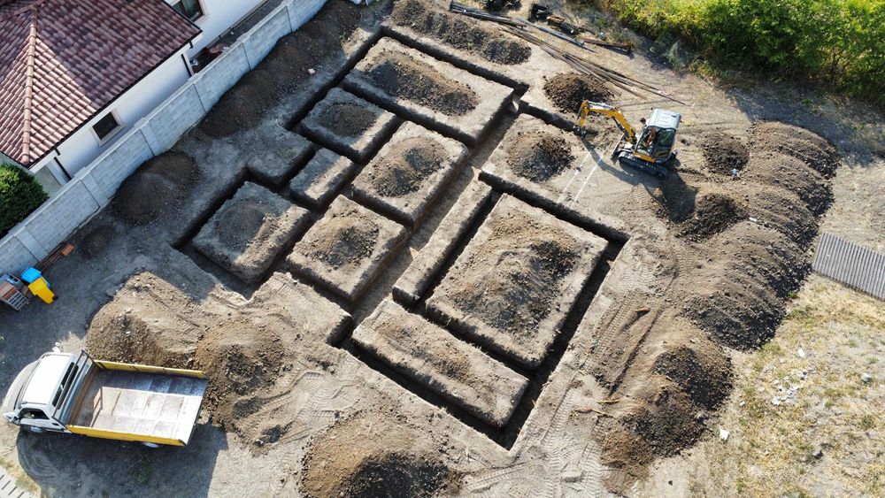 Amenajari parcari, drumuri, sapaturi fundatii, decoperte