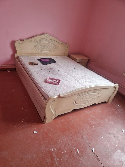 Кровать двуспальная