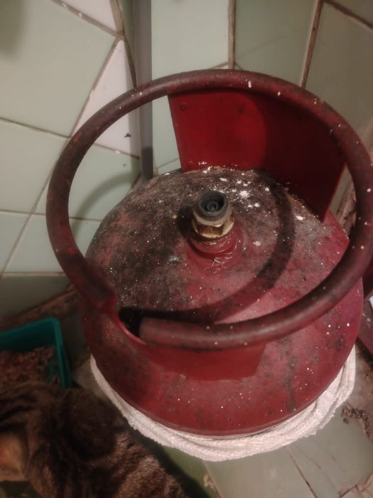 Продам газ балон б/у срочно