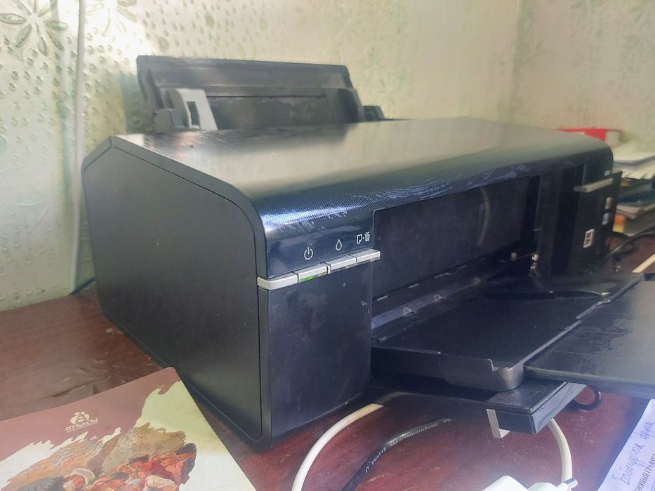 Жақсы істеп тұрған принтр сатылады