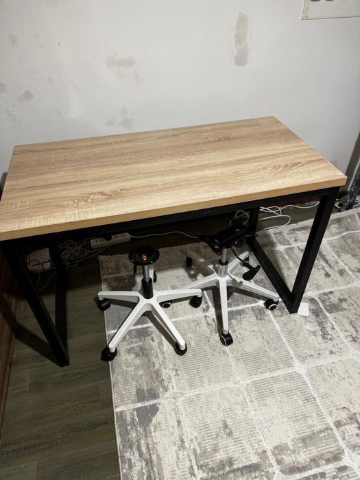 Продам компьютерный стол