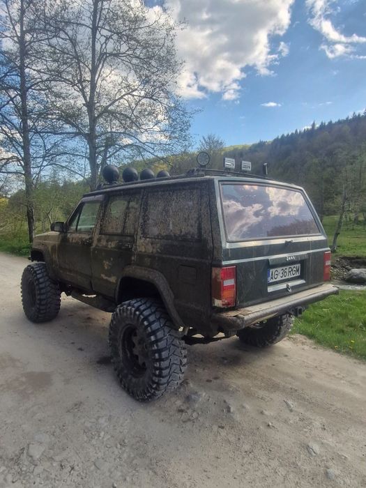 Vând jeep grand cherokee XJ 4.0