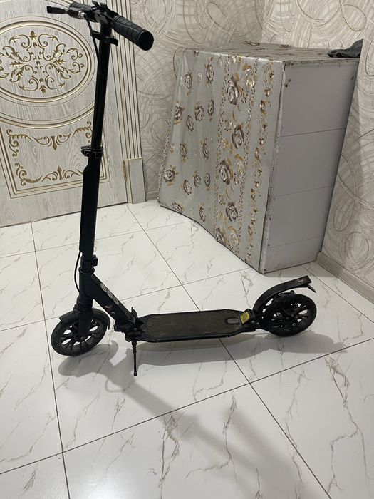 Продаётся самокат российского производства очень хорошее состояние