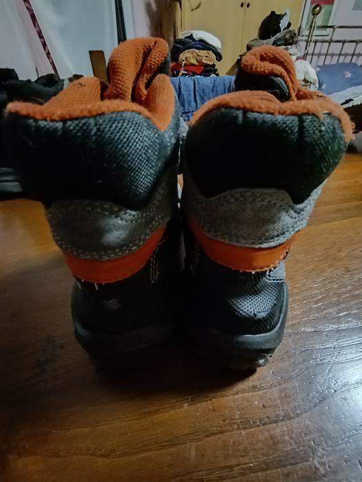 Van încălțăminte copii  mărimea 31 și 30