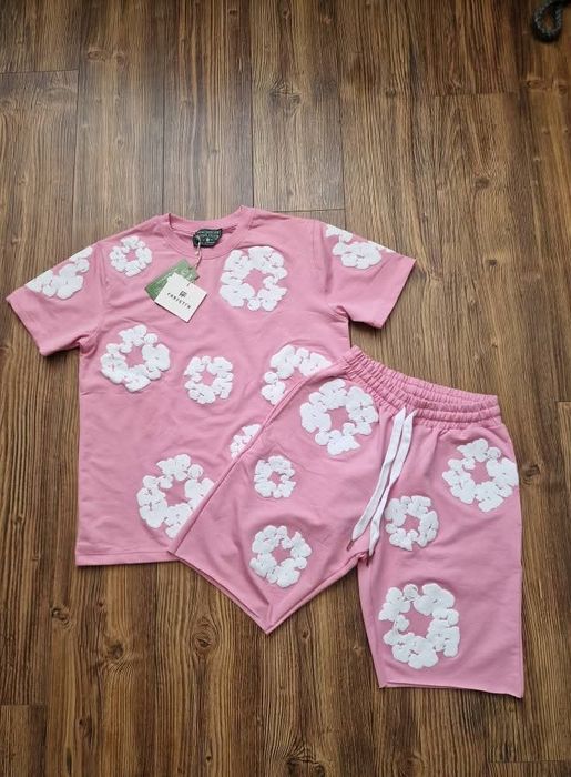 Мъжка екип къси панталони и тениска DENIM TEARS размер S M L XL 2XL
На