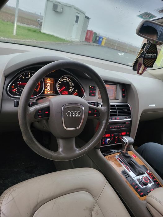 Vând urgent  audi Q7 automat Quatro