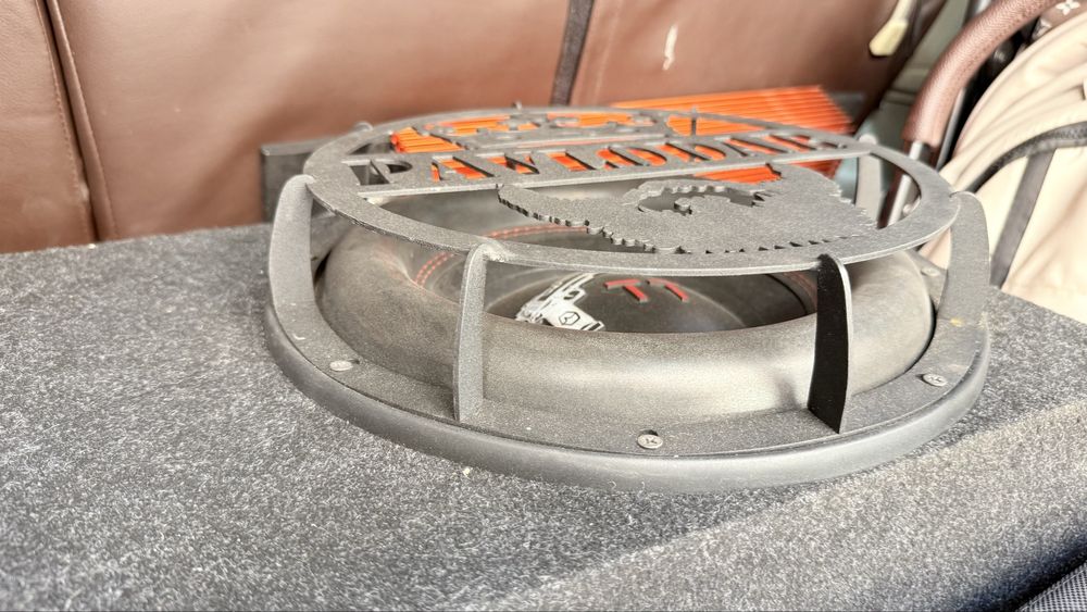 Продам сабвуферный динамик Ural tt12 2*2