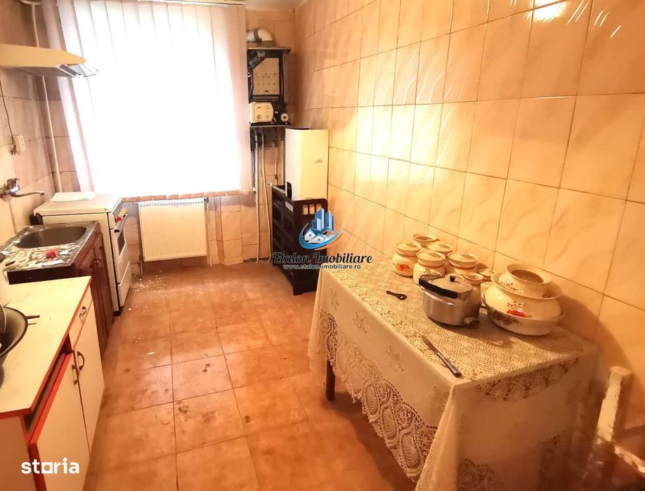 Apartament 3 camere decomandat, sud-est, Zona Scoala 10, Precista — fotografia 1