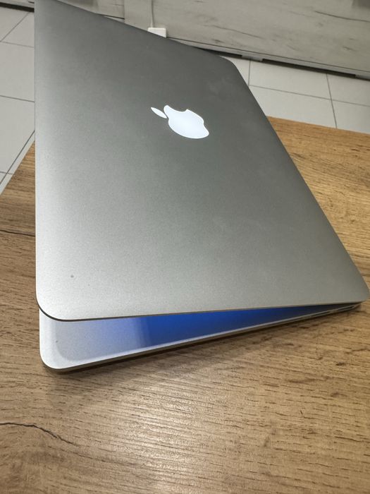 Macbook Pro 13 early 2015 MacOS + Windows 10 Pro