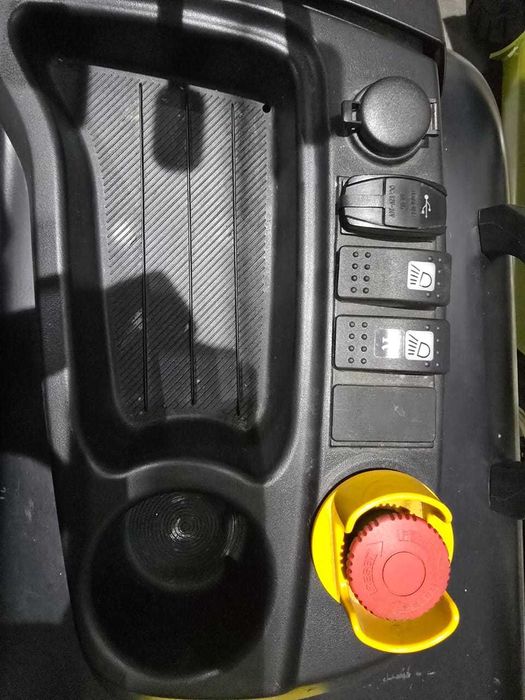 вилочный погрузчик (электропогрузчик)