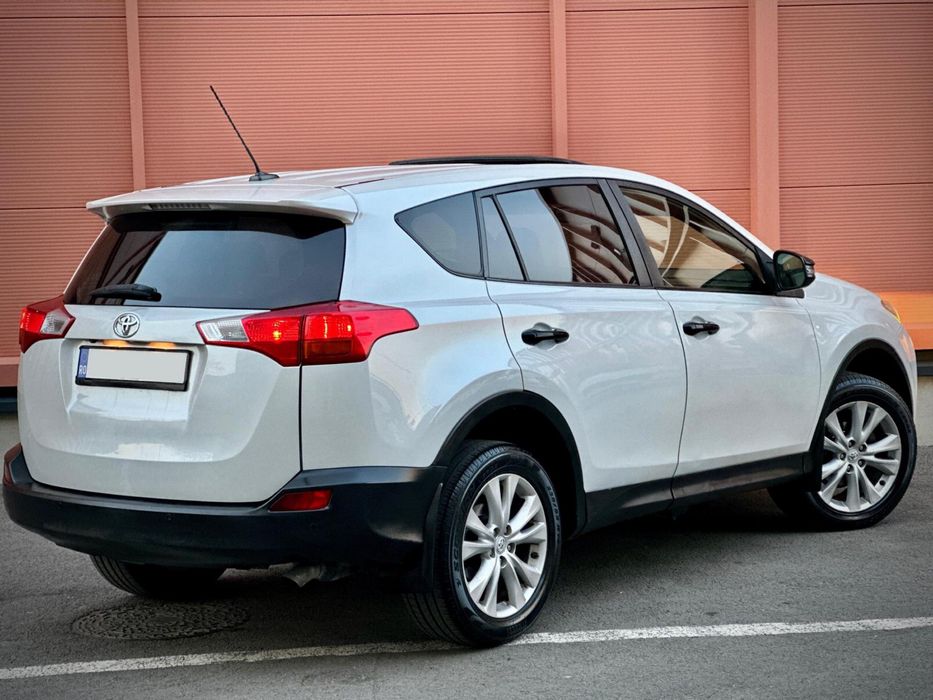 Toyota RAV-4 2.2 D/ 4x4 / 2013 / Automata / Trapa / BiXenon