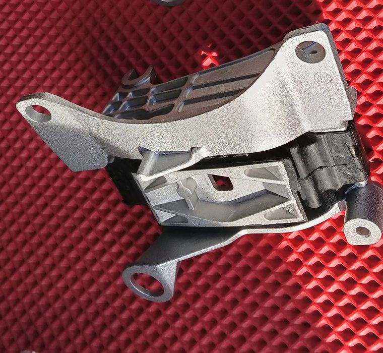 Продам подушка АКПП Рено