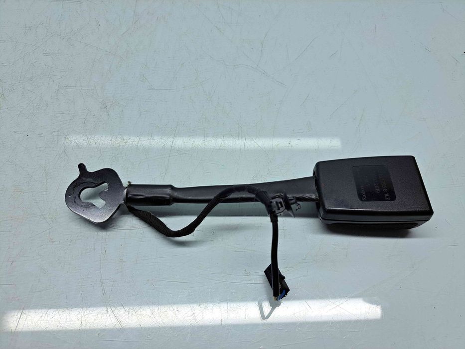 Capsa centura dreapta fata Skoda Octavia 3 Combi (5E5) [Fabr 2012-pre