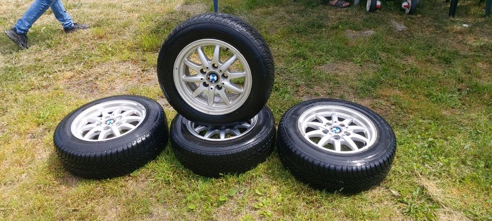 Vând cauciucuri bmw