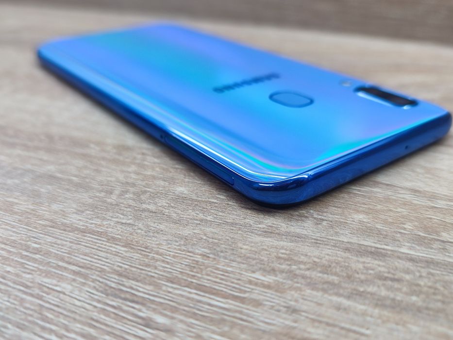 Samsung Galaxy A40 64GB 4GB RAM Blue IMPECABIL CA NOU