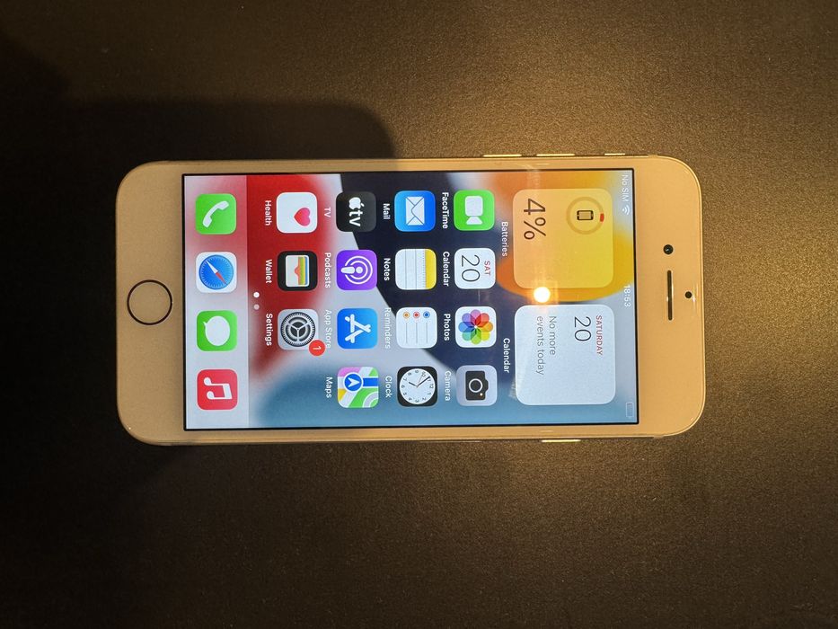 iPhone 7 32 gb бял