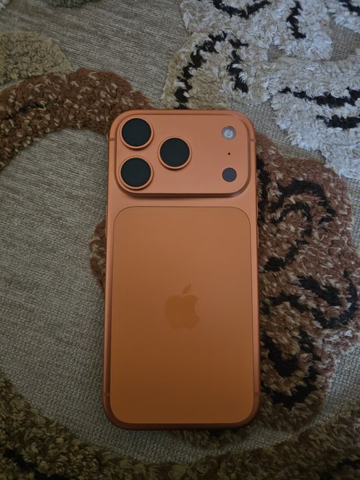 Iphone 17 pro в идеальном состоянии