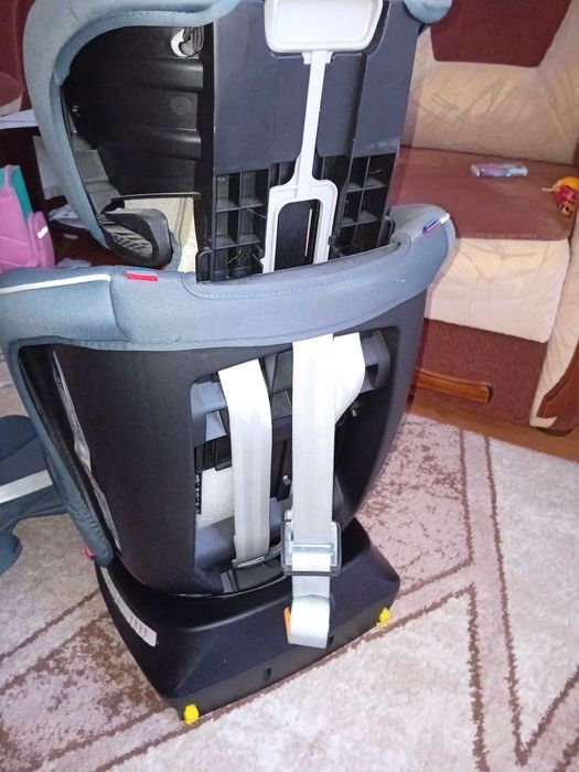 Scaun auto cu isofix