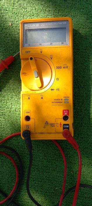 Multimetru digital Fluke 23 series II