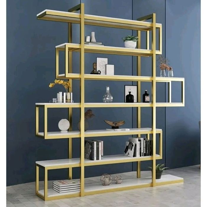 Стеллажы. Перегородки. Прихожая.