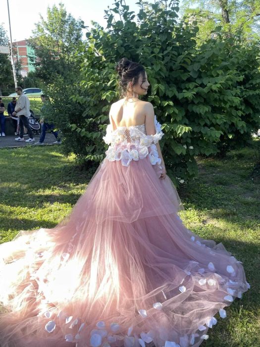 Абитюриентска рокля