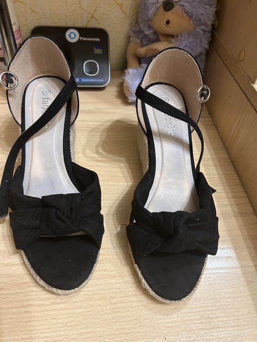 Женская обувь