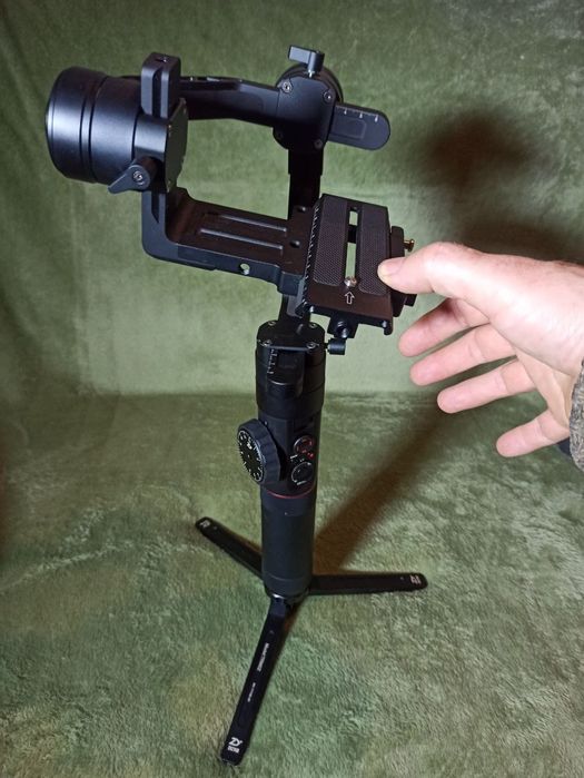 Ghimbal Zhyun Crane 2 stabilizare camere profesionale