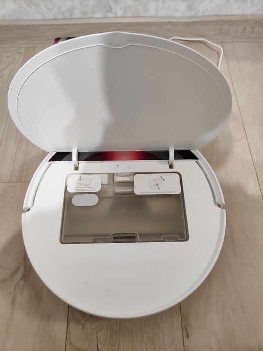 Робот прахосмукачка Xiaomi Mi Robot Vacuum Mop Essential