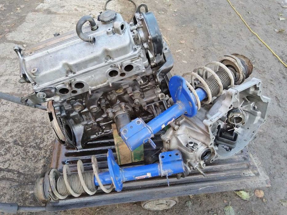 Продам запчасти на Mazda 626