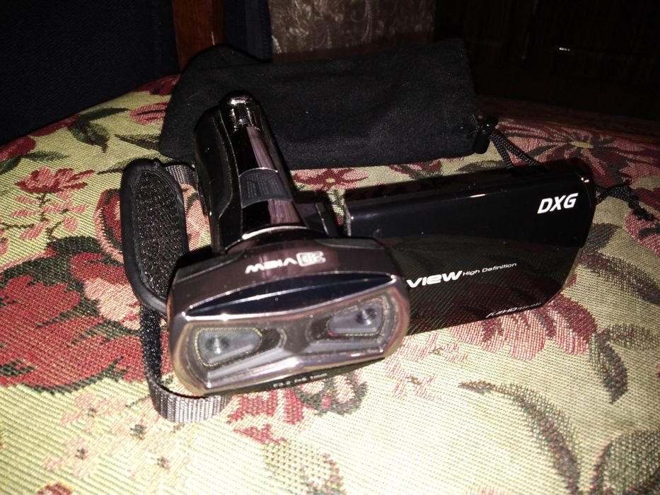 Продам видео камеру