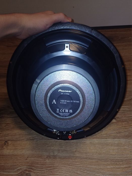 Бас говорител Pioneer