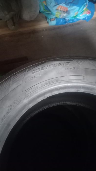 Продаётся резина на  легковушку