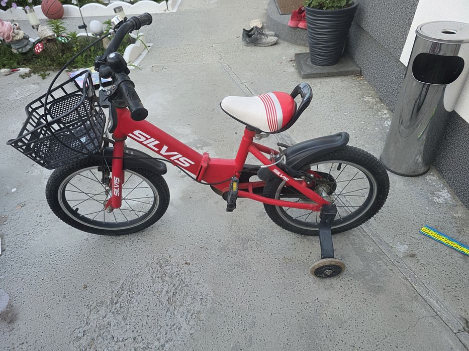 Bicicleta marimea 16 la cauciuc
