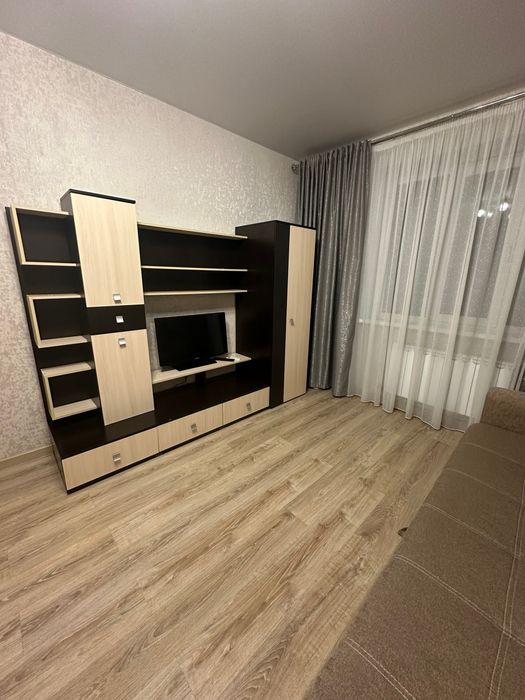 Возьмём девушку на подселение