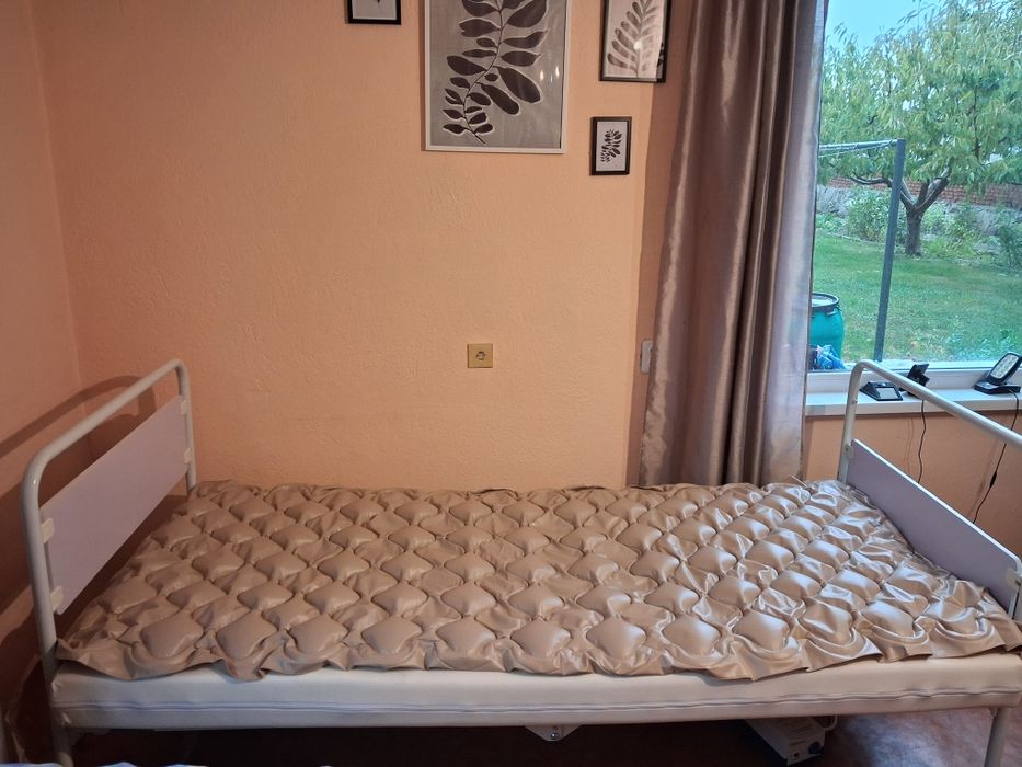 Продавам леглото използвано е 40 дни.като ново е. Напълно запазено.