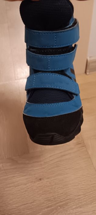 Зимни обувки Adidas запазени