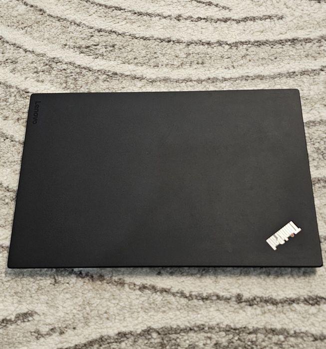 Lenovo ThinkPad X1 Carbon – 256GB SSD – Windows 11 Pro