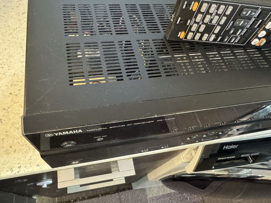 Yamaha RX-V373 resiver