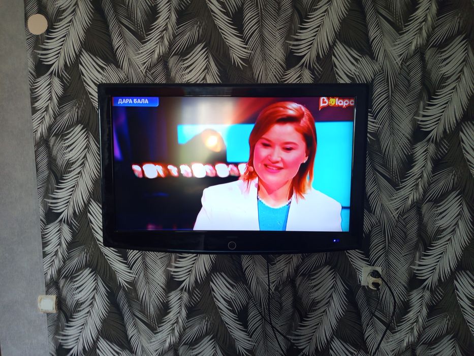 Телевизор Самсунг. Большой