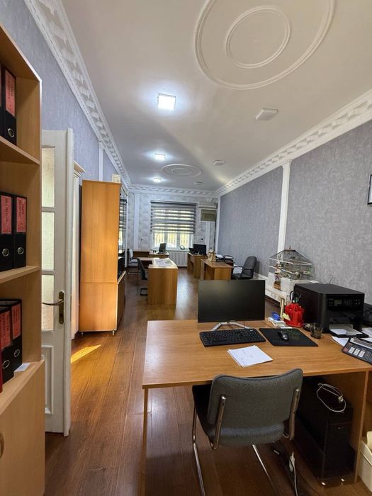 Продается угловой участок под офис ор-р Челси, Караван