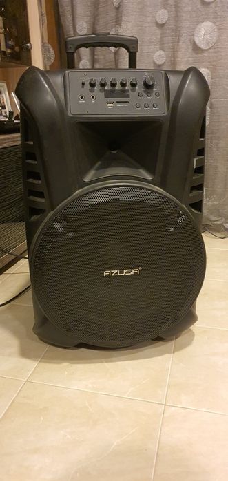 Парти тонколона Azusa със два микрофона и дистанционно