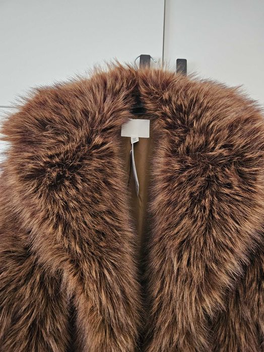 Луксозно уголемено палто на Нм. Ново с етикет.