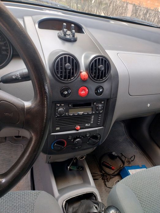 Vind Chevrolet kalos sau schimb cu Ford focus mk1 1.6