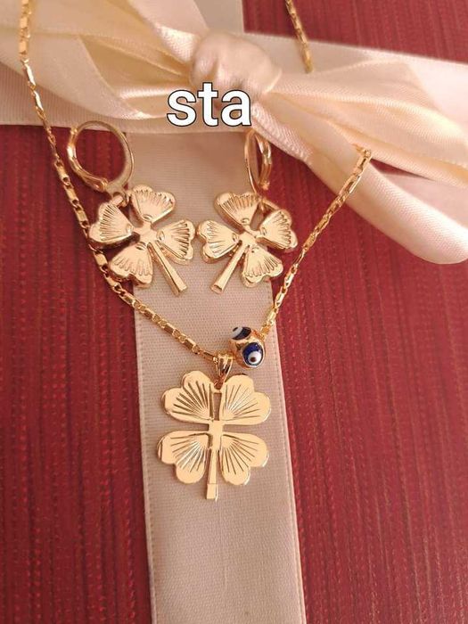 Колие Детелина+обеци от медицинска стомана