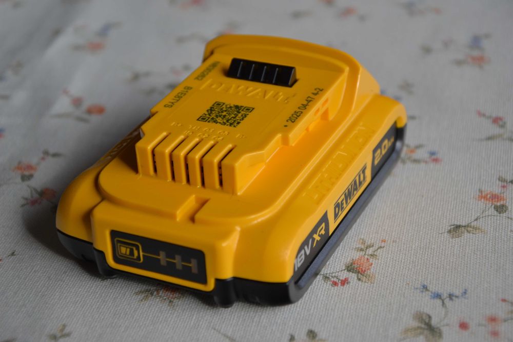 Нова оригинална батерия на DeWalt 18V, 2Ah