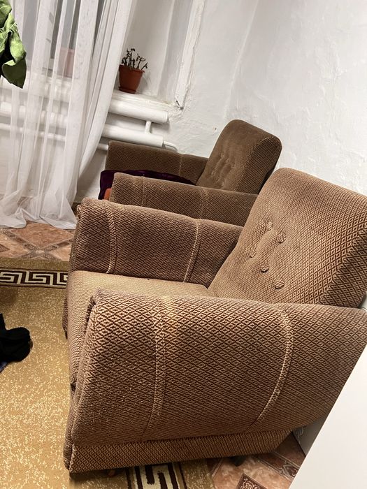 Продам два кресла за 10 тыщ ………..